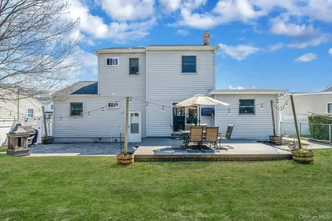 81 Dollard Drive North Babylon NY 11703
