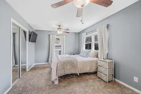 81 Dollard Drive North Babylon NY 11703