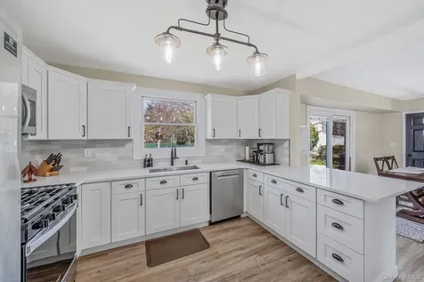 81 Dollard Drive North Babylon NY 11703