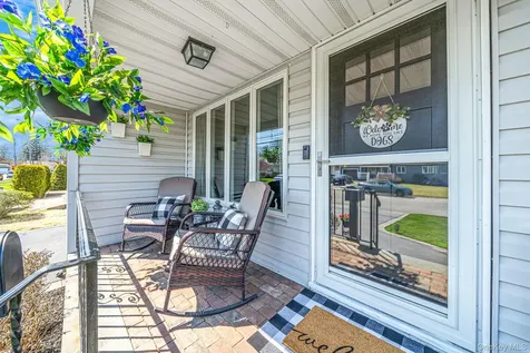 81 Dollard Drive North Babylon NY 11703
