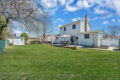 81 Dollard Drive North Babylon NY 11703