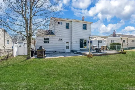 81 Dollard Drive North Babylon NY 11703