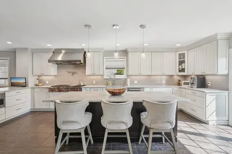 616 Sherman Avenue Thornwood NY 10594