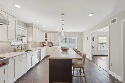 616 Sherman Avenue Thornwood NY 10594