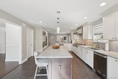 616 Sherman Avenue Thornwood NY 10594
