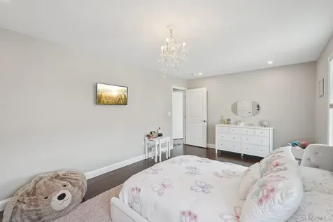 616 Sherman Avenue Thornwood NY 10594
