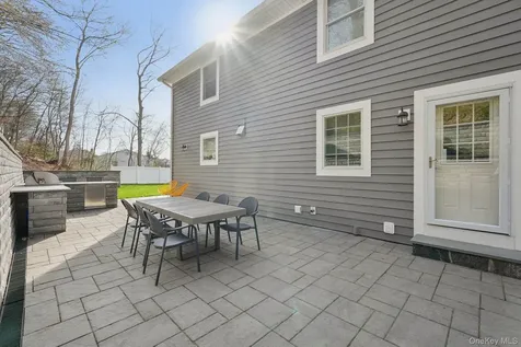 616 Sherman Avenue Thornwood NY 10594