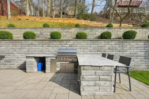 616 Sherman Avenue Thornwood NY 10594
