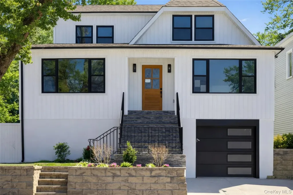 8 Hunt Avenue Yonkers NY 10710