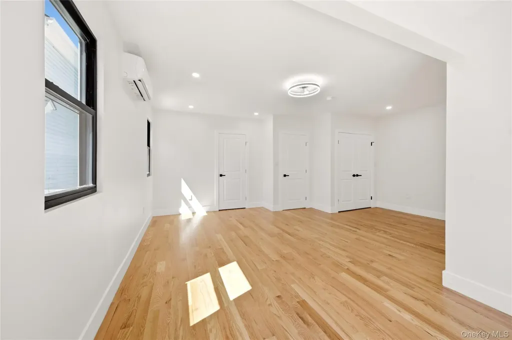 8 Hunt Avenue Yonkers NY 10710