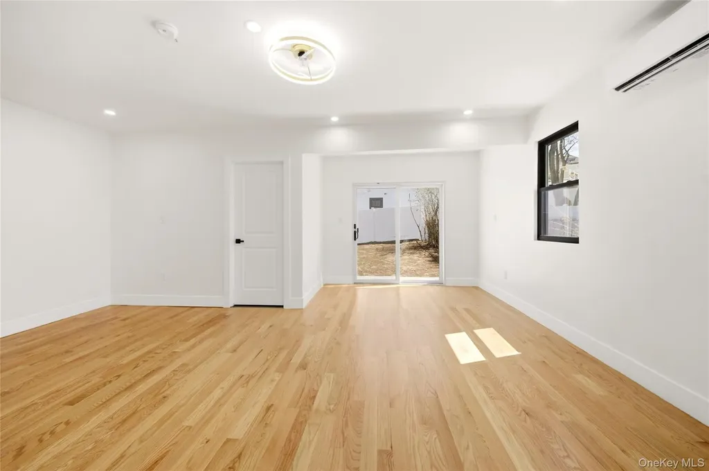 8 Hunt Avenue Yonkers NY 10710