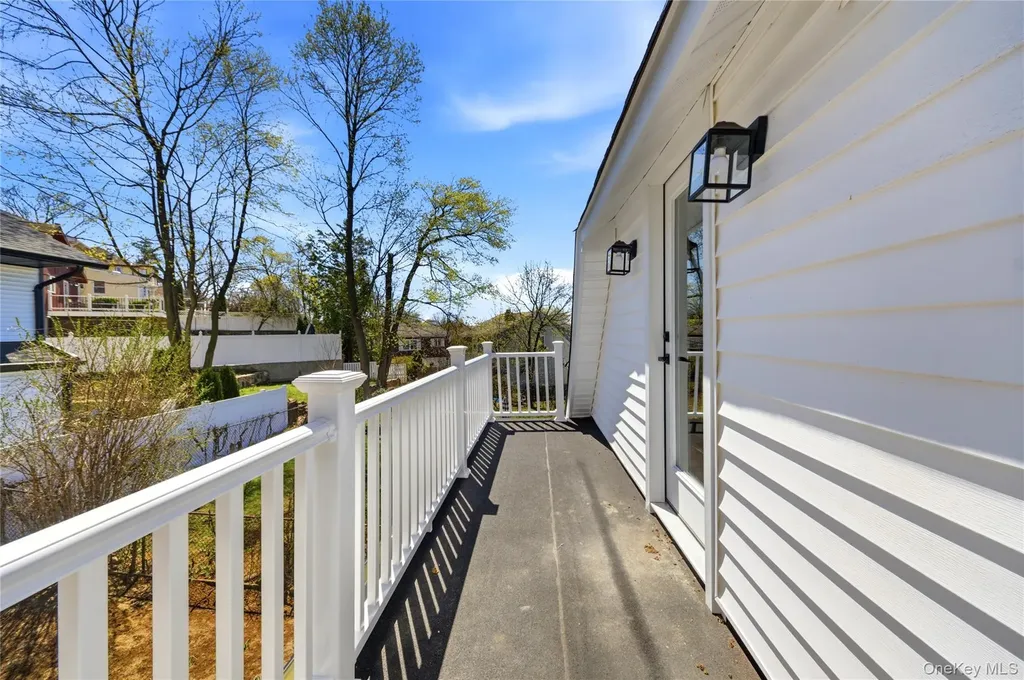 8 Hunt Avenue Yonkers NY 10710