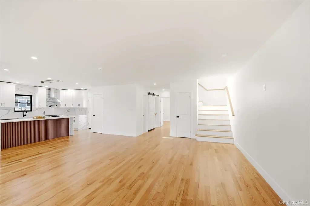 8 Hunt Avenue Yonkers NY 10710