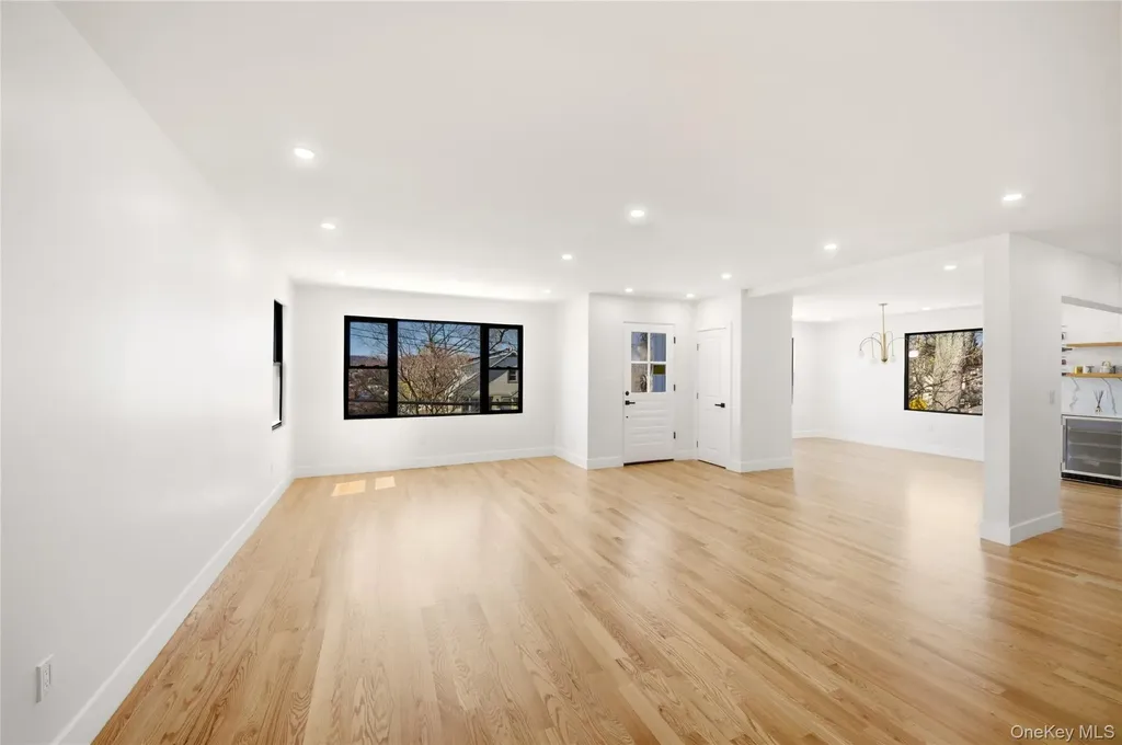 8 Hunt Avenue Yonkers NY 10710