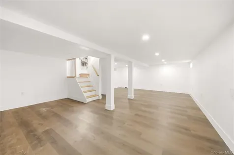8 Hunt Avenue Yonkers NY 10710
