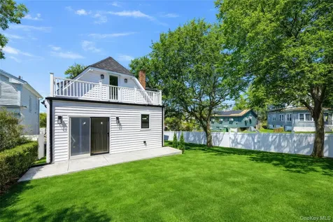 8 Hunt Avenue Yonkers NY 10710