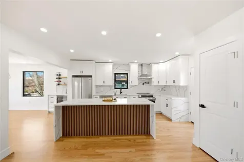 8 Hunt Avenue Yonkers NY 10710