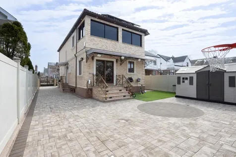 69-42 180TH Street Fresh Meadows NY 11365