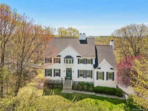 8 Deer Run Court North Salem NY 10560