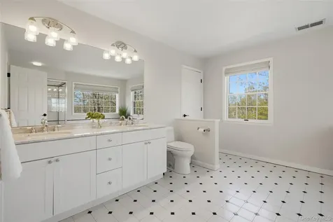 8 Deer Run Court North Salem NY 10560