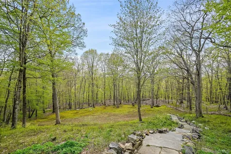 8 Deer Run Court North Salem NY 10560
