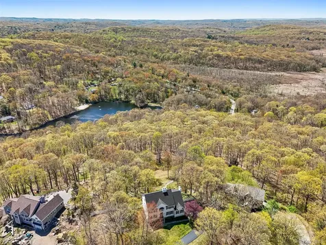 8 Deer Run Court North Salem NY 10560