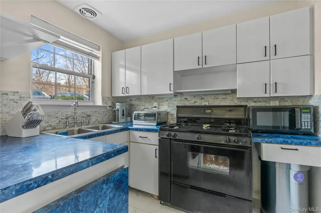 65 Rockledge Road Bronxville NY 10708