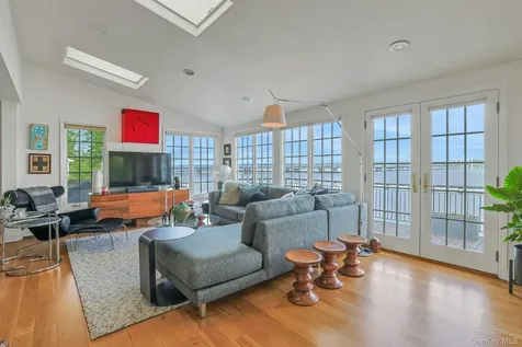 88 River Road Nyack NY 10960