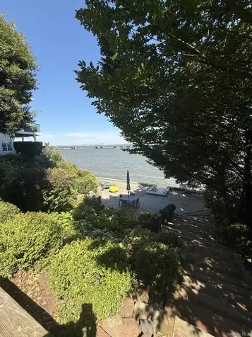 88 River Road Nyack NY 10960