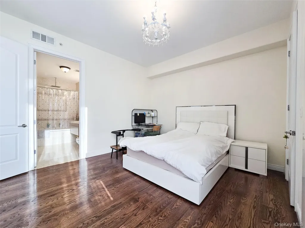 63-36 99 Sreet Rego Park NY 11374