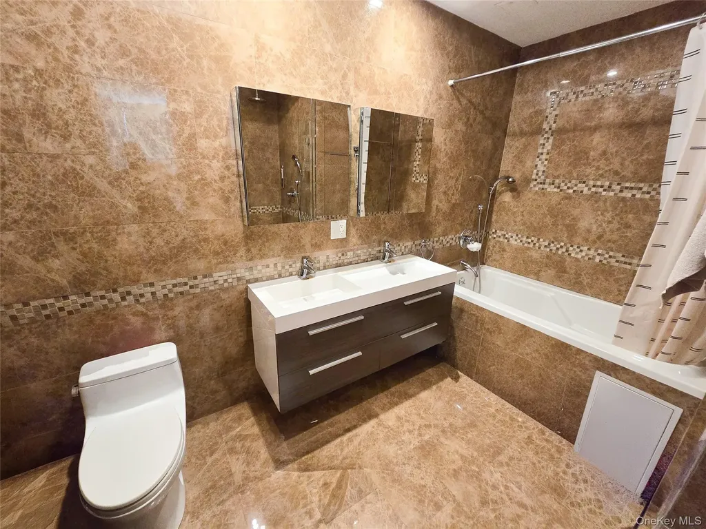 63-36 99 Sreet Rego Park NY 11374