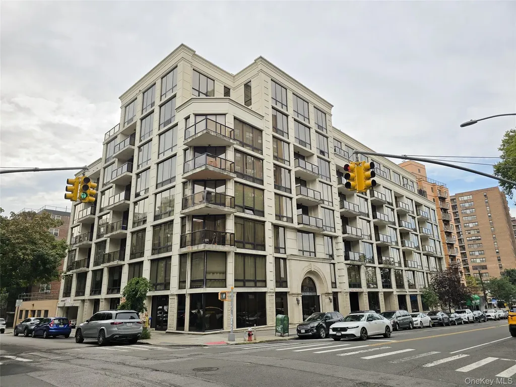 63-36 99 Sreet Rego Park NY 11374