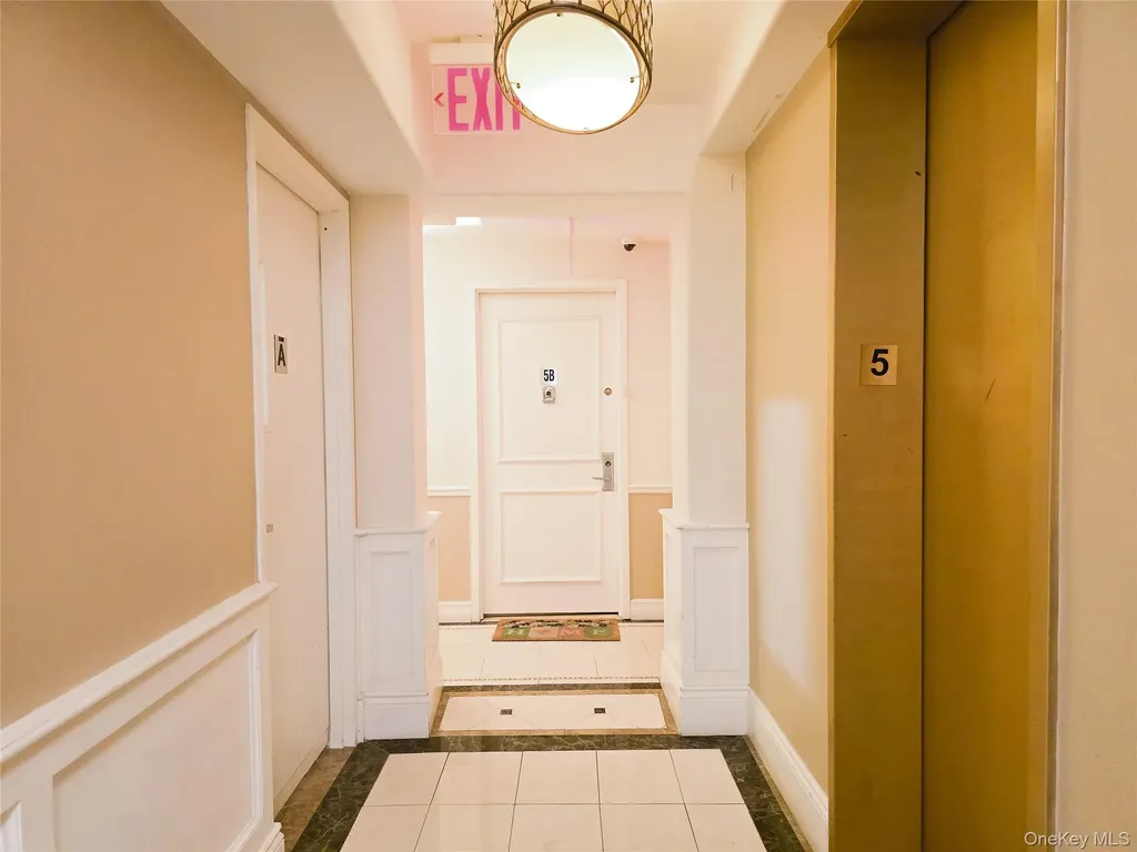 63-36 99 Sreet Rego Park NY 11374