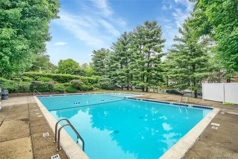 11 Fieldstone Drive Hartsdale NY 10530