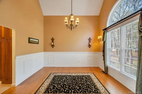 136 Mill Road Manorville NY 11949