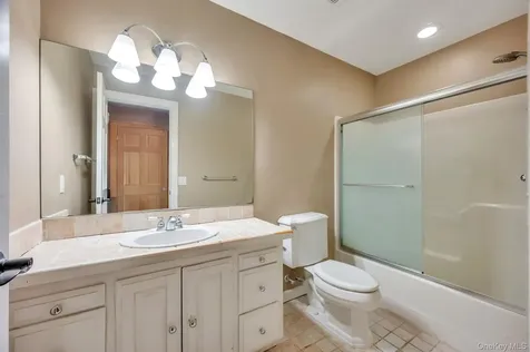 136 Mill Road Manorville NY 11949