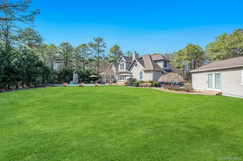 136 Mill Road Manorville NY 11949