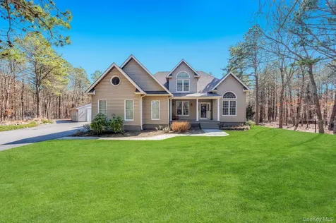 136 Mill Road Manorville NY 11949