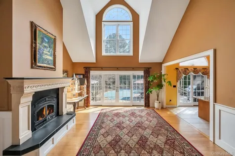136 Mill Road Manorville NY 11949