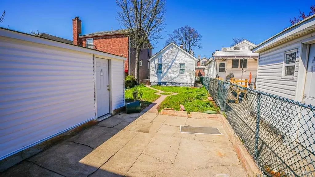 3066 Coddington Avenue Bronx NY 10461