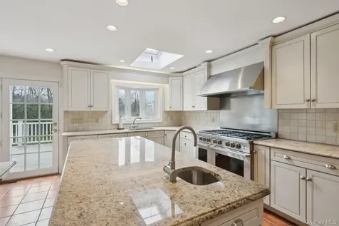 17 Rolling Ridge Road New City NY 10956