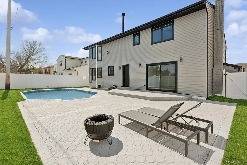 88 Mark Lane Atlantic Beach NY 11509