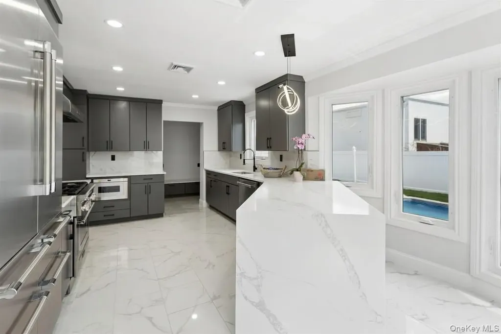 88 Mark Lane Atlantic Beach NY 11509