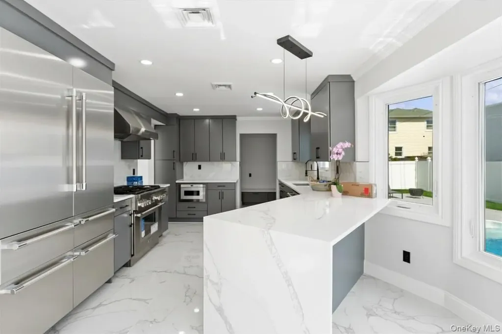 88 Mark Lane Atlantic Beach NY 11509