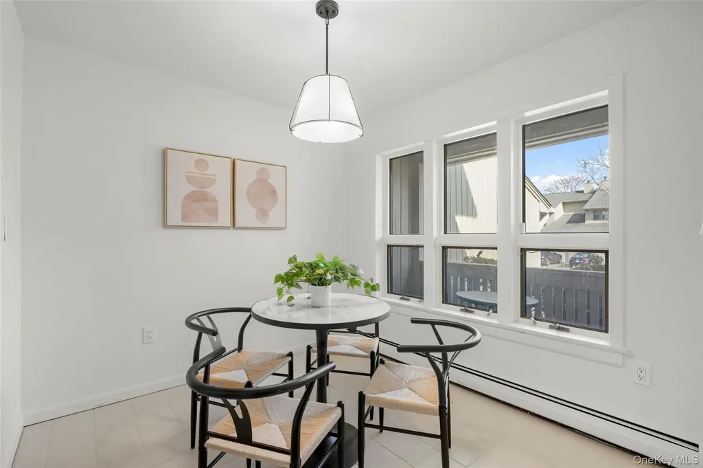 16 Tulip Tree Lane Mamaroneck NY 10543