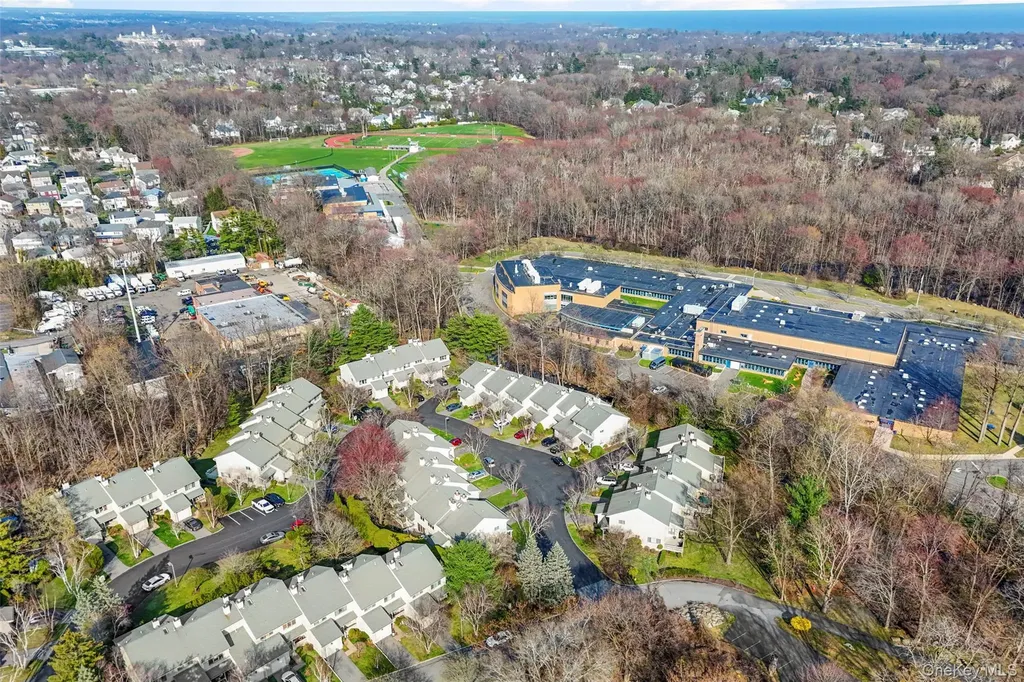 16 Tulip Tree Lane Mamaroneck NY 10543