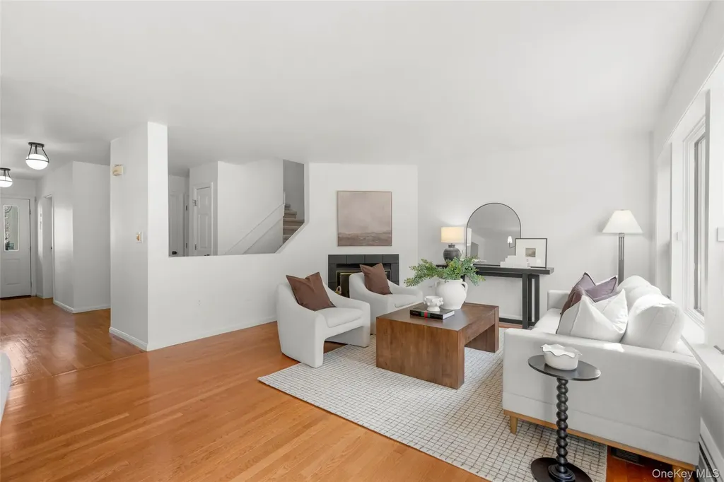 16 Tulip Tree Lane Mamaroneck NY 10543