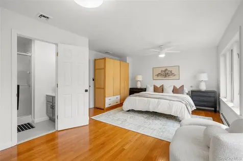 16 Tulip Tree Lane Mamaroneck NY 10543