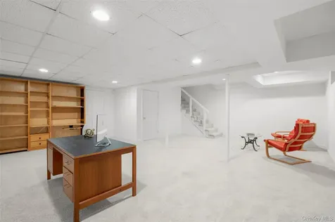 16 Tulip Tree Lane Mamaroneck NY 10543