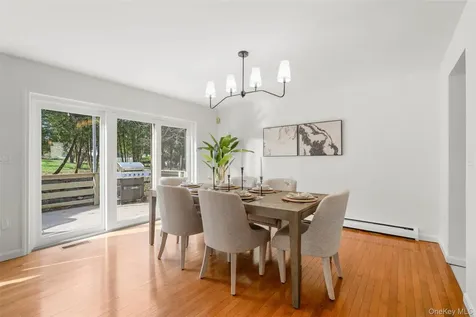16 Tulip Tree Lane Mamaroneck NY 10543